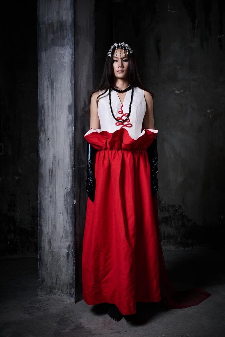 Mutelu collection fashion editorial, look 1