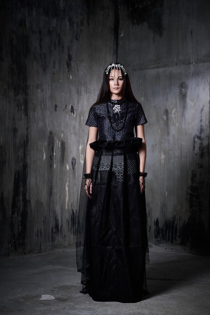 Mutelu collection fashion editorial, look 2