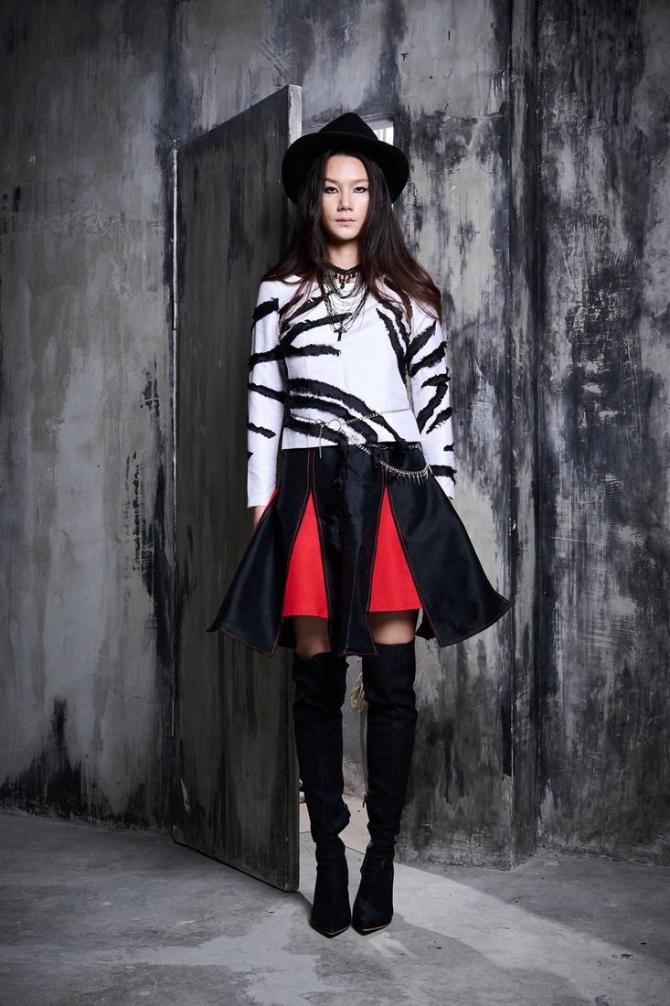 Mutelu collection fashion editorial, look 8